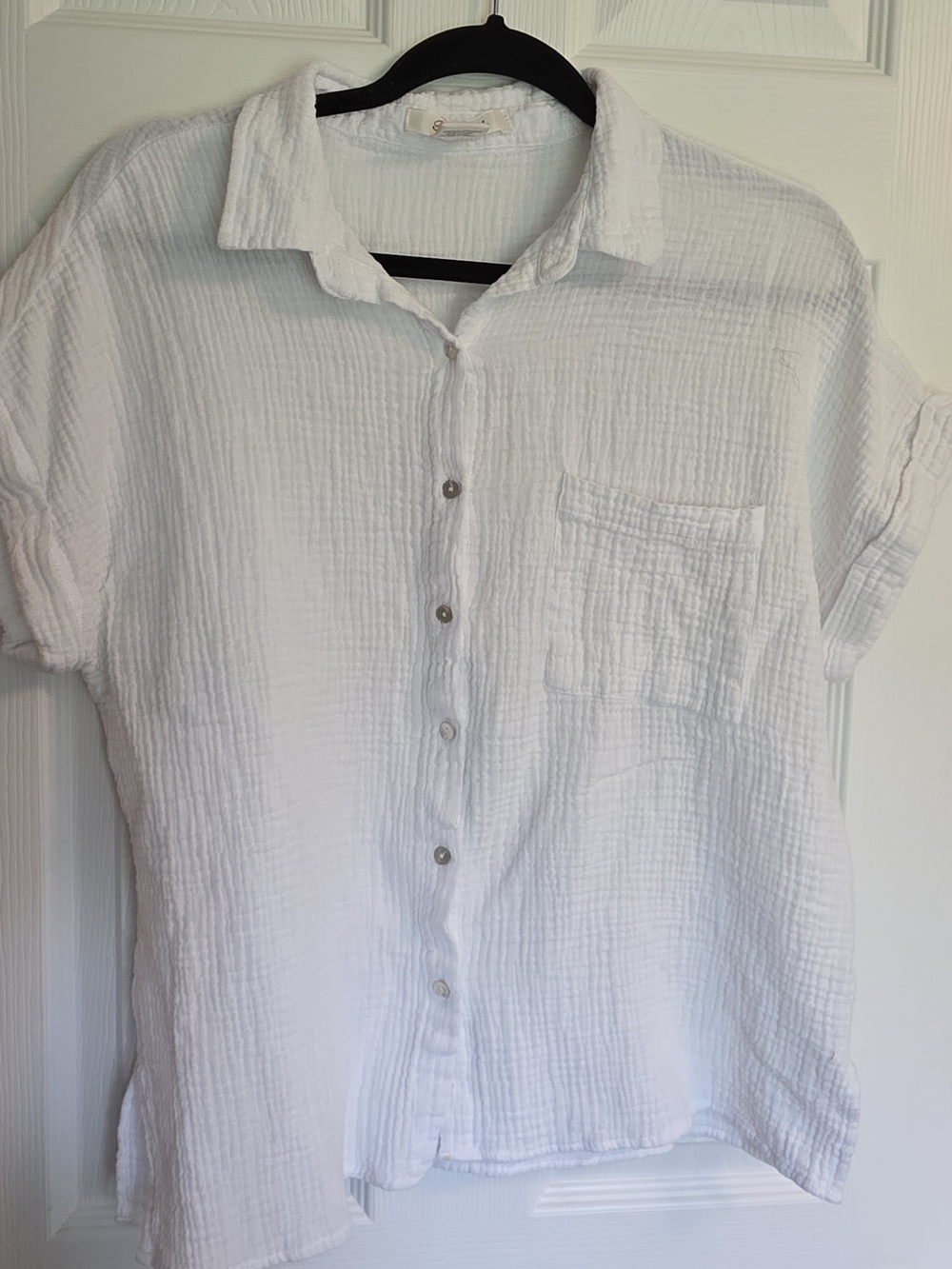Passport White Short-Sleeve Button-Down 100% Cotten  Shirt